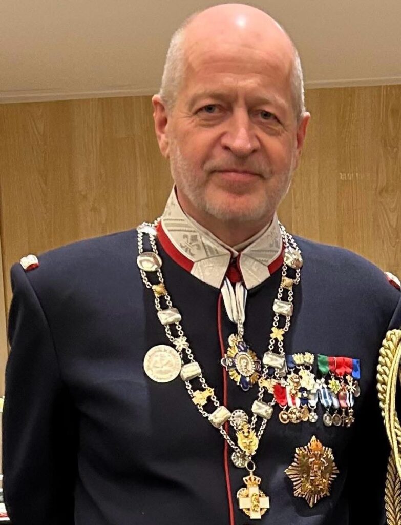 Excelentísimo Señor Don Vesa Viitaniemi 1760076243361 783x1024