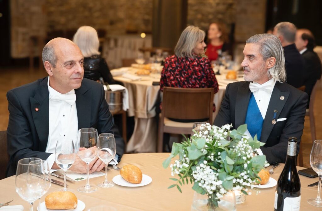 cena en la Gala de la Honorífica captura de pantalla 2026 01 06 194008