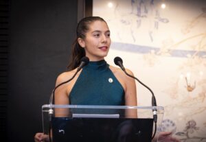 Gracias a Rebeca Rachid por su presentación de la Gala y su brillante interpretación al inglés del discurso del Presidente Soberano Excmo. S. D. Gustavo Rachid Rucker